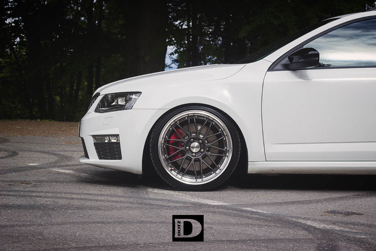 DOTZ Revvo dark Skoda Octavia Combi Artikelbild 03